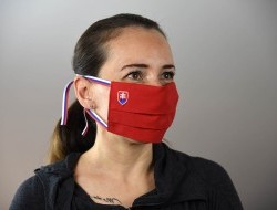 Červená so šnúrkami